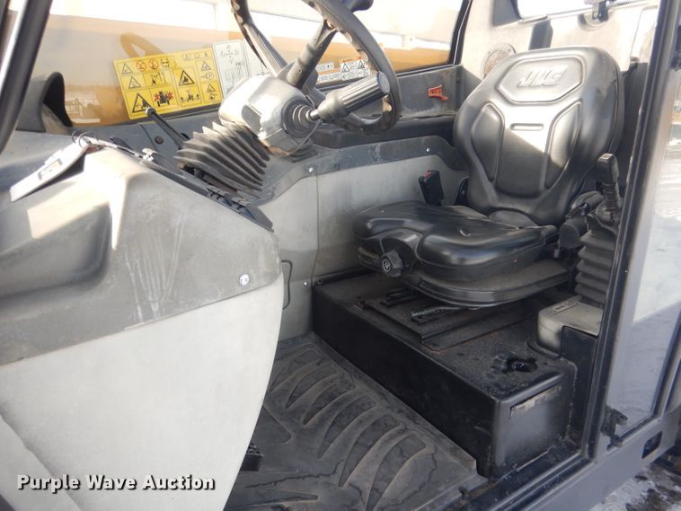 image for item HU9371 2010 Caterpillar TH406  telehandler