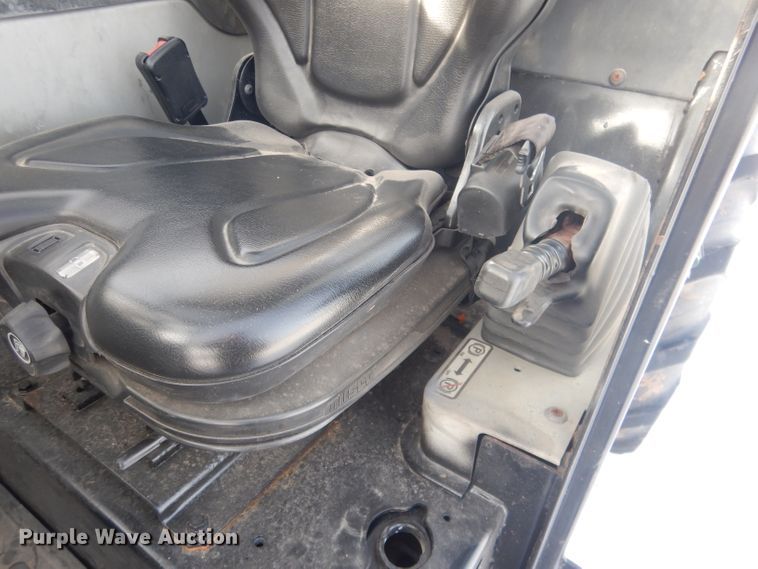 image for item HU9371 2010 Caterpillar TH406  telehandler