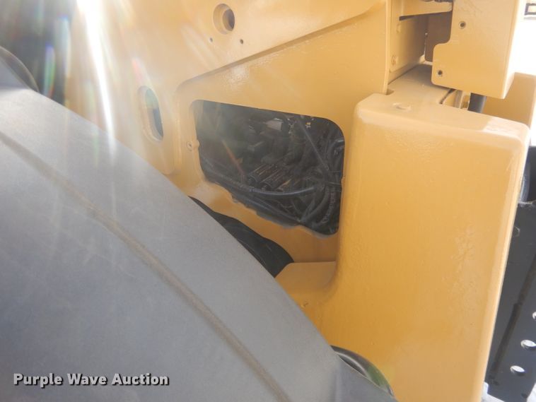 image for item HU9371 2010 Caterpillar TH406  telehandler