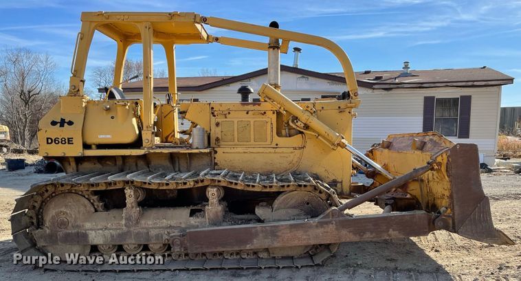 image for item IF9268 1990 Komatsu D68E  dozer