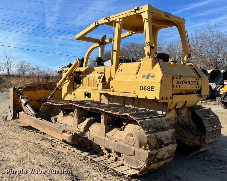 image for item IF9268 1990 Komatsu D68E  dozer