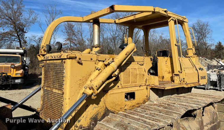 image for item IF9268 1990 Komatsu D68E  dozer