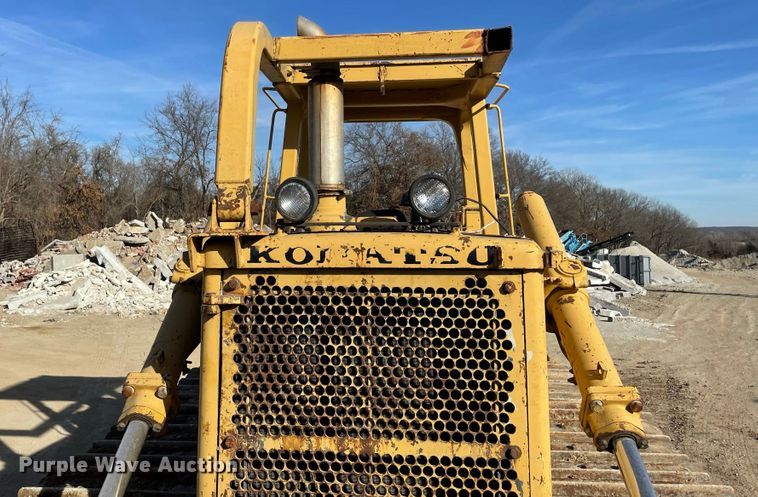 image for item IF9268 1990 Komatsu D68E  dozer