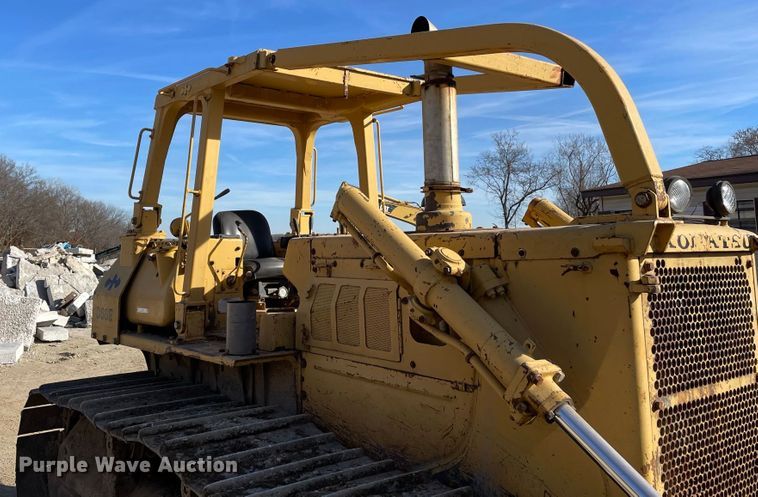 image for item IF9268 1990 Komatsu D68E  dozer