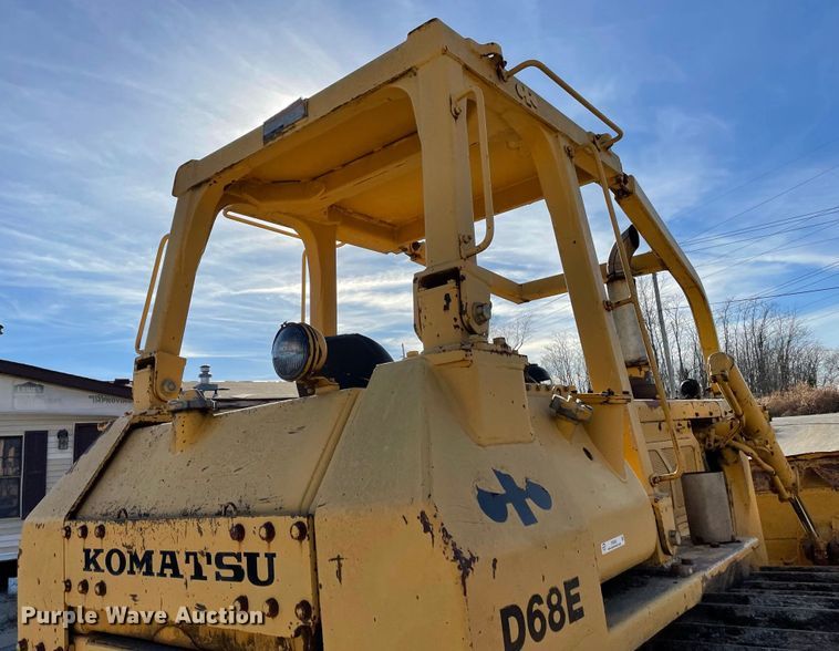 image for item IF9268 1990 Komatsu D68E  dozer