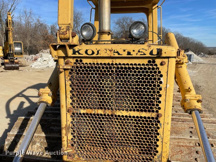 image for item IF9268 1990 Komatsu D68E  dozer