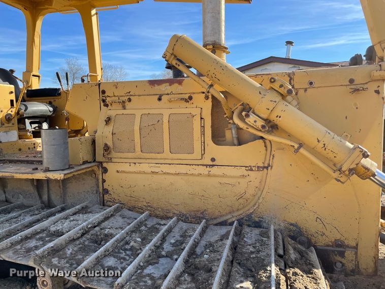 image for item IF9268 1990 Komatsu D68E  dozer