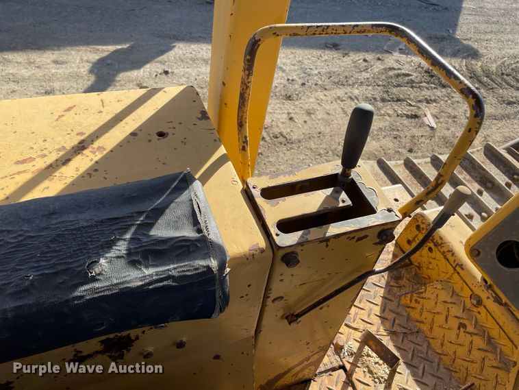 image for item IF9268 1990 Komatsu D68E  dozer