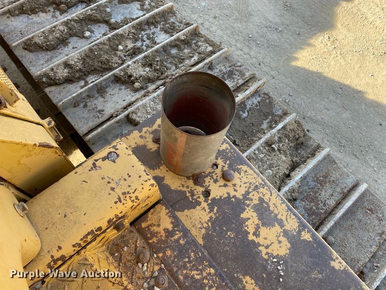 image for item IF9268 1990 Komatsu D68E  dozer