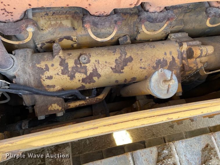 image for item IF9268 1990 Komatsu D68E  dozer