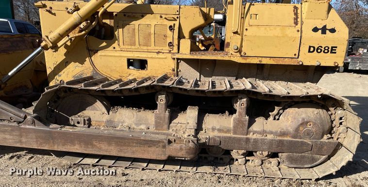 image for item IF9268 1990 Komatsu D68E  dozer