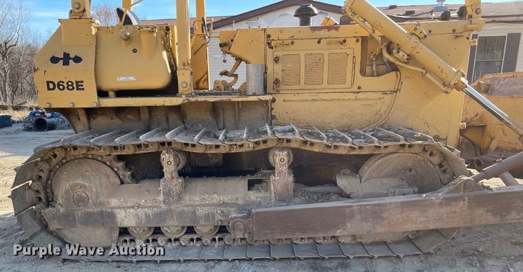 image for item IF9268 1990 Komatsu D68E  dozer