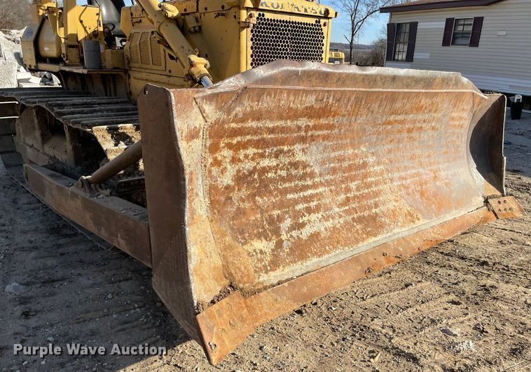 image for item IF9268 1990 Komatsu D68E  dozer