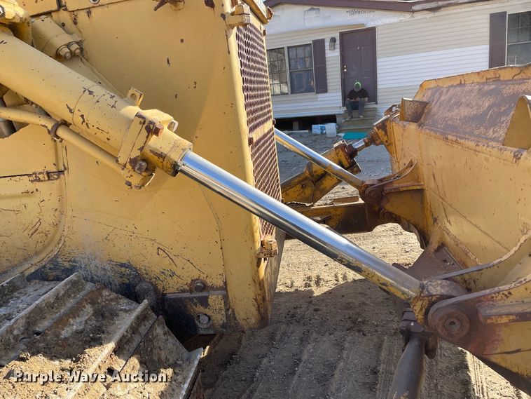 image for item IF9268 1990 Komatsu D68E  dozer