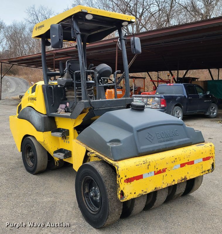 image for item IF9276 2017 Bomag BW11RH-5  pneumatic roller