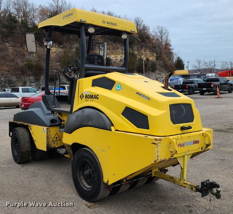 image for item IF9276 2017 Bomag BW11RH-5  pneumatic roller
