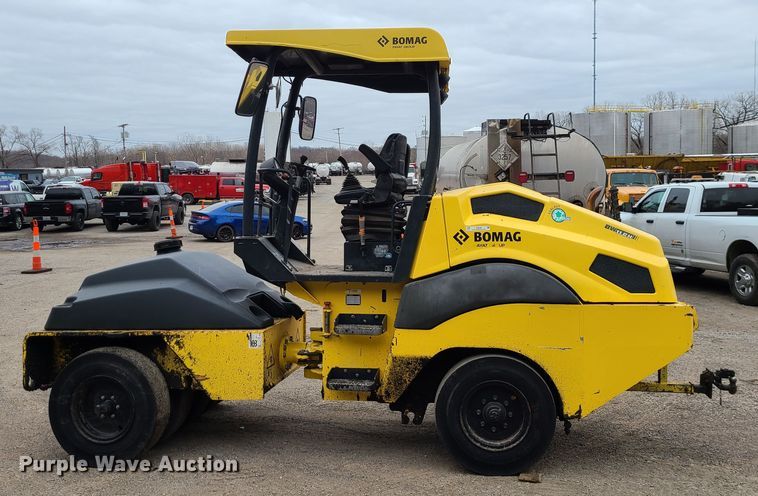 image for item IF9276 2017 Bomag BW11RH-5  pneumatic roller