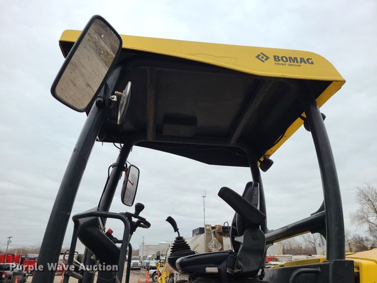 image for item IF9276 2017 Bomag BW11RH-5  pneumatic roller