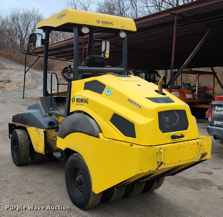 image for item IF9277 2017 Bomag BW11RH-5  pneumatic roller