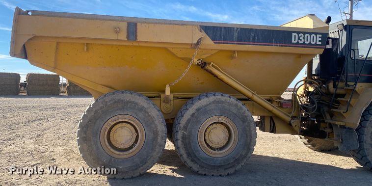 image for item IG9268 Caterpillar D300E  haul truck