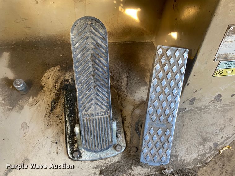 image for item IG9268 Caterpillar D300E  haul truck