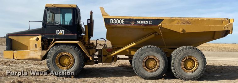 image for item IG9270 1996 Caterpillar D300E  haul truck