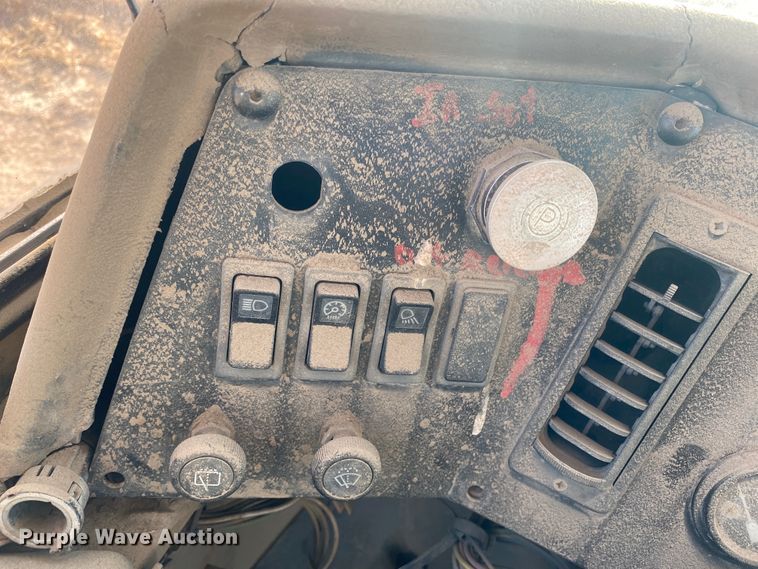 image for item IG9270 1996 Caterpillar D300E  haul truck