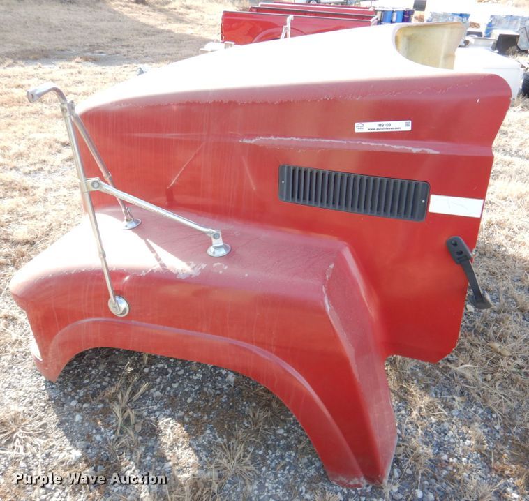 image for item IH9109 Mack truck hood