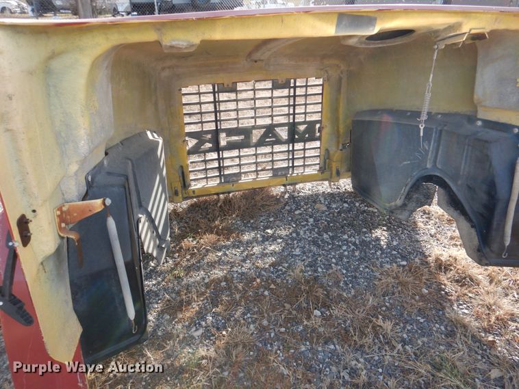 image for item IH9109 Mack truck hood