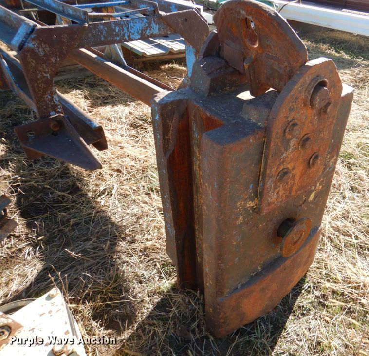 image for item IH9122 Pile driver