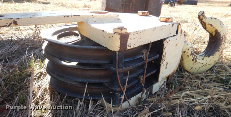 image for item IH9122 Pile driver