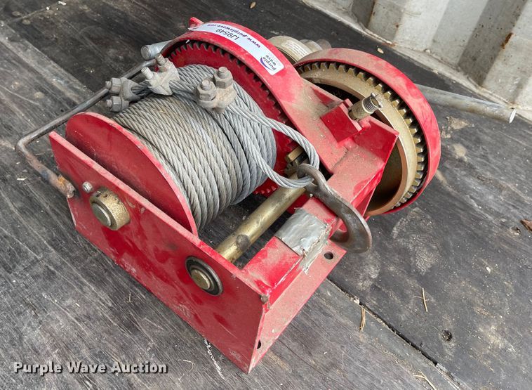 image for item IJ9549 Thern M452B winch