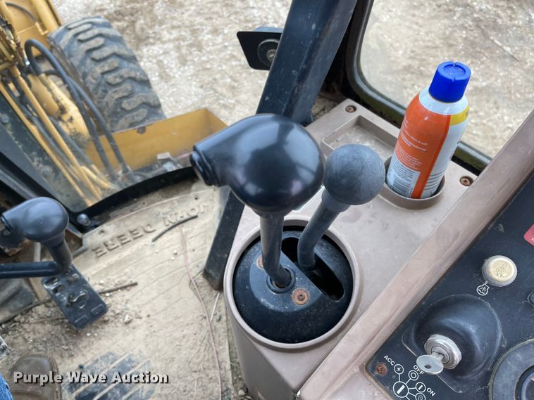 image for item IJ9565 1998 John Deere 310E  backhoe