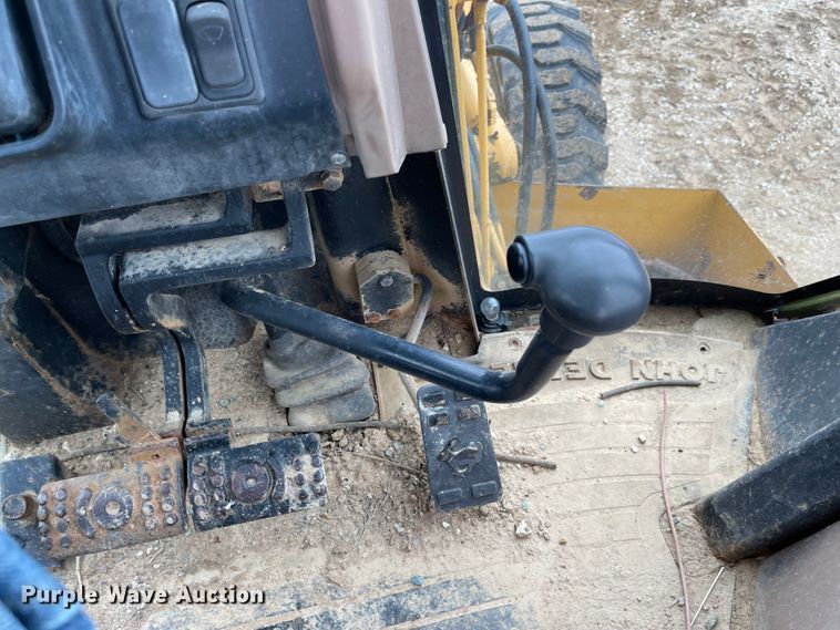 image for item IJ9565 1998 John Deere 310E  backhoe