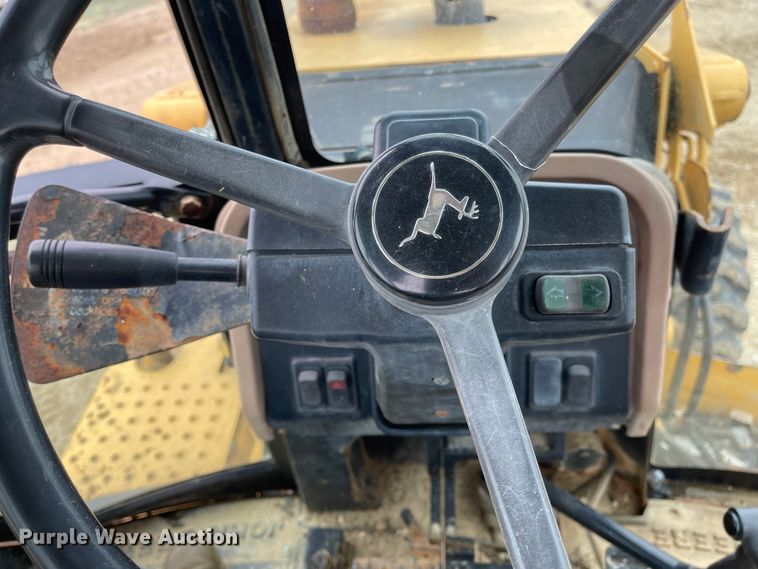 image for item IJ9565 1998 John Deere 310E  backhoe