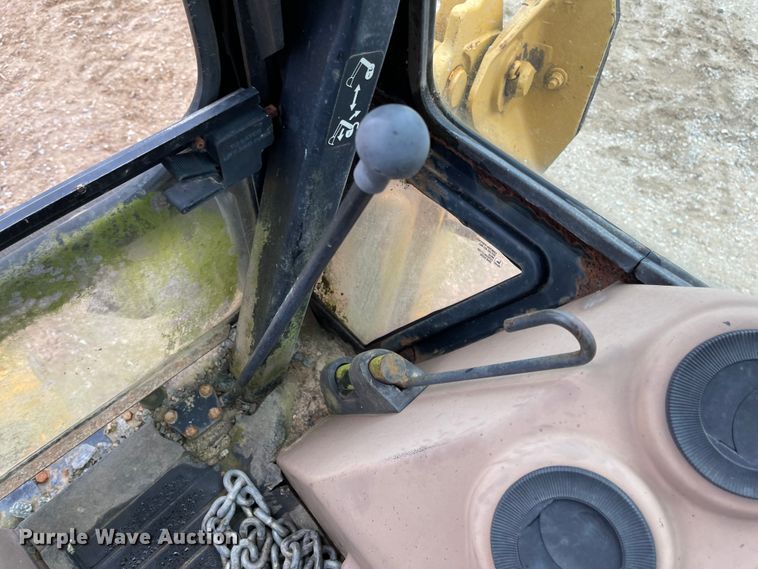 image for item IJ9565 1998 John Deere 310E  backhoe