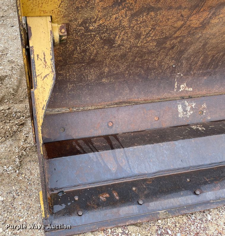 image for item IJ9565 1998 John Deere 310E  backhoe