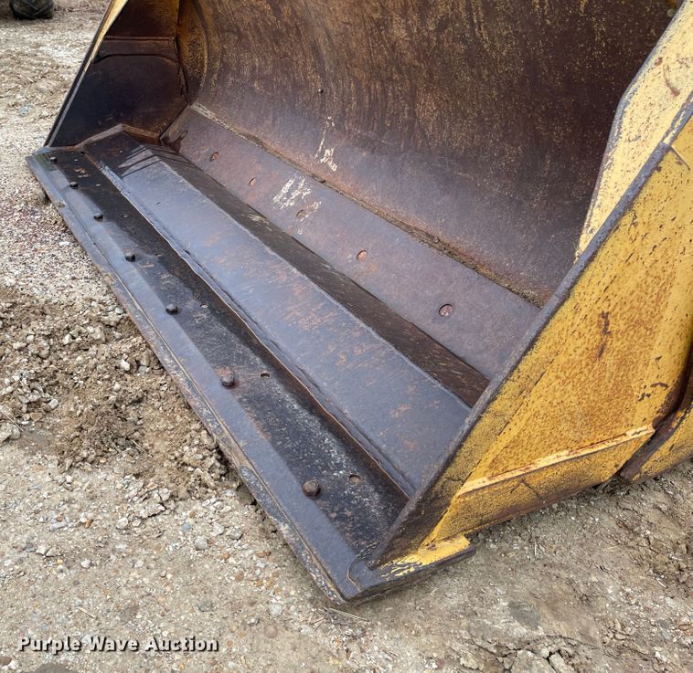 image for item IJ9565 1998 John Deere 310E  backhoe