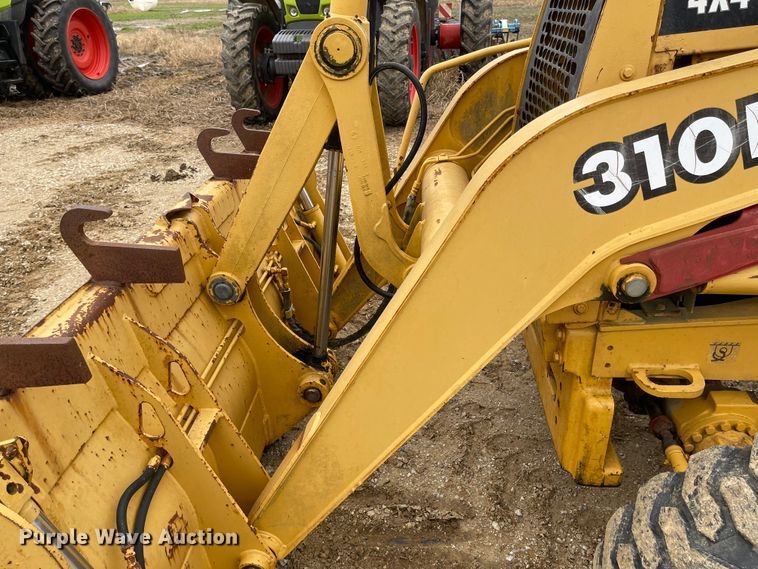 image for item IJ9565 1998 John Deere 310E  backhoe