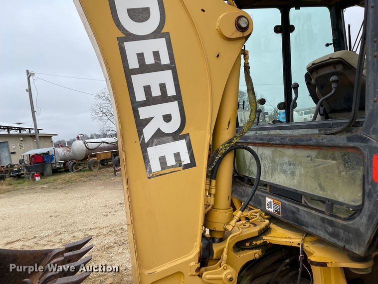 image for item IJ9565 1998 John Deere 310E  backhoe