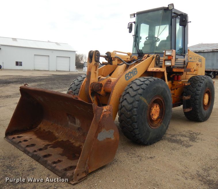 image for item IO9569 1998 Case 621B  wheel loader