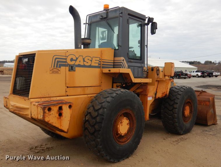 image for item IO9569 1998 Case 621B  wheel loader