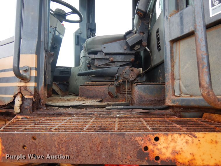 image for item IO9569 1998 Case 621B  wheel loader