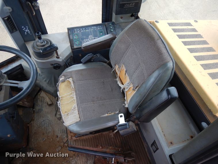 image for item IO9569 1998 Case 621B  wheel loader