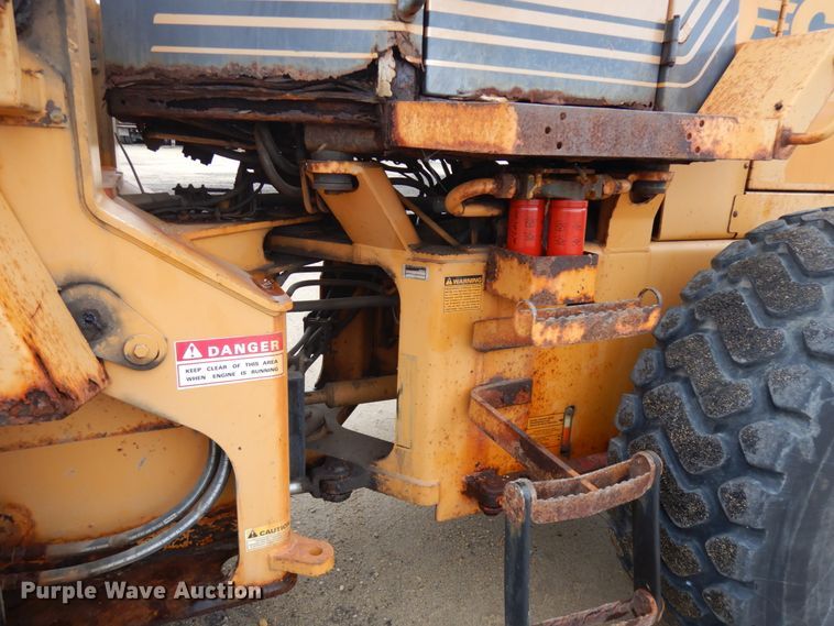 image for item IO9569 1998 Case 621B  wheel loader