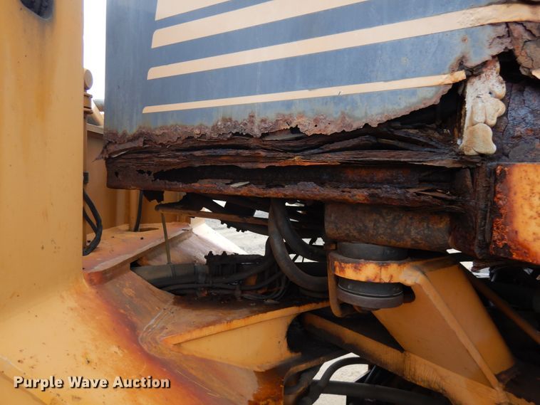 image for item IO9569 1998 Case 621B  wheel loader