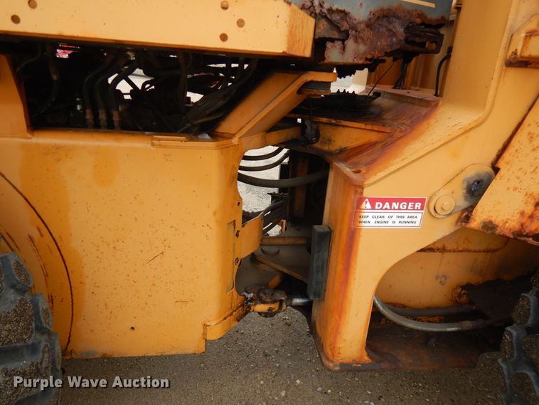 image for item IO9569 1998 Case 621B  wheel loader