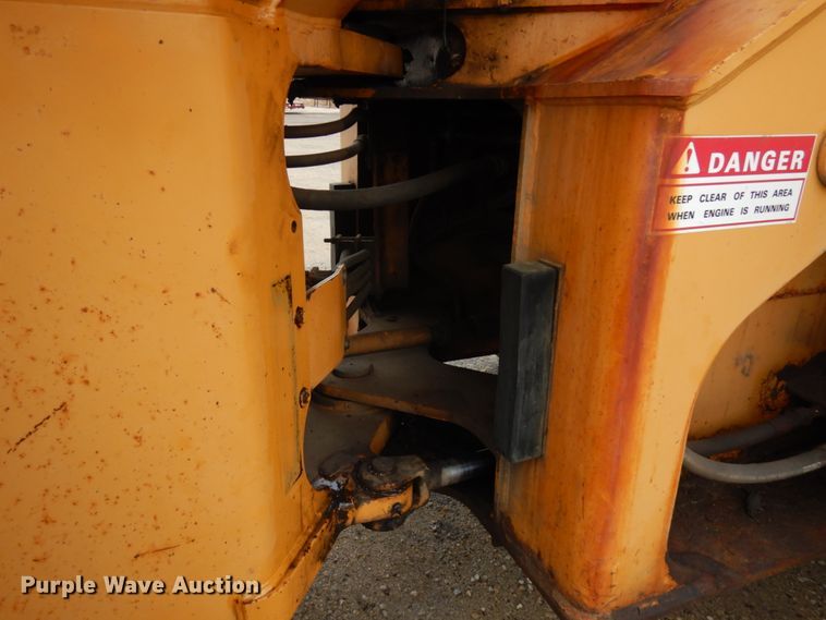 image for item IO9569 1998 Case 621B  wheel loader