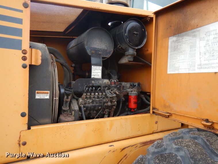 image for item IO9569 1998 Case 621B  wheel loader