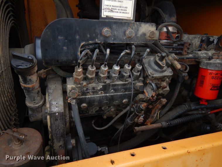 image for item IO9569 1998 Case 621B  wheel loader